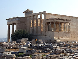 Das mitnehmen von Steinen aus archäologischen Stätten ist in Griechenland verboten und wird bestraft.